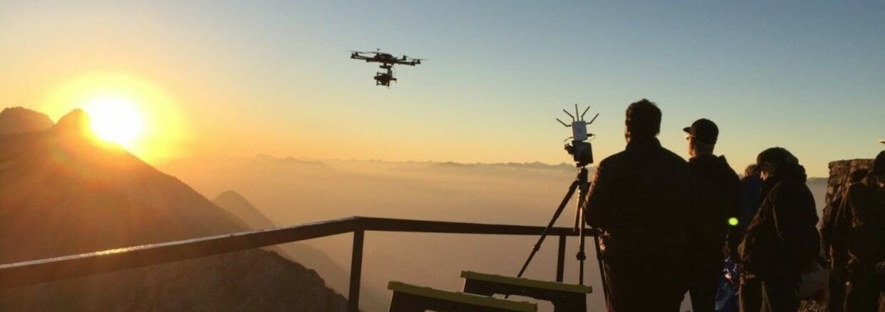 Sonnenaufgang mit Drohne